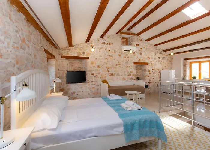 Deamicis Studios By Irundo