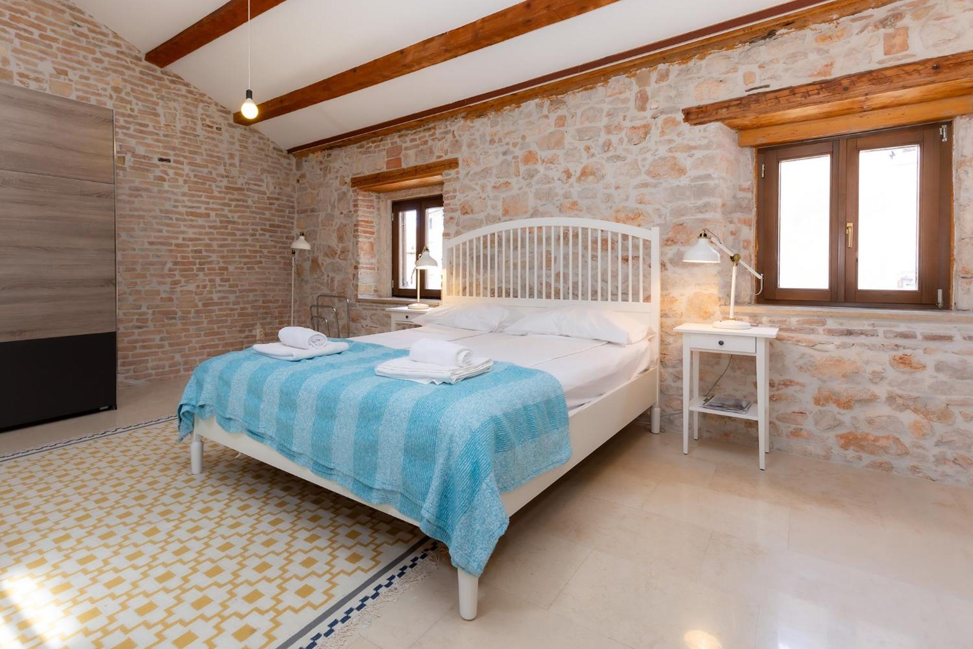 Apartman Deamicis By Irundo