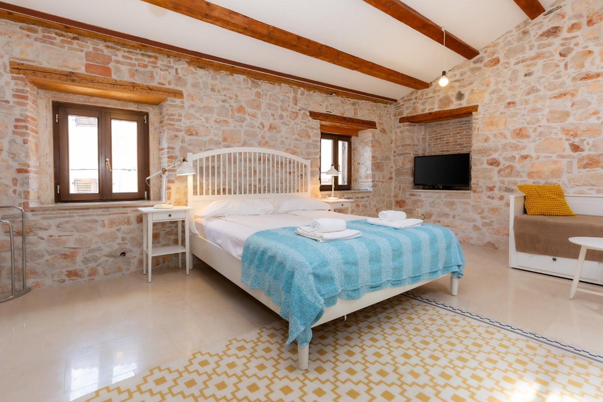 Apartman Deamicis By Irundo